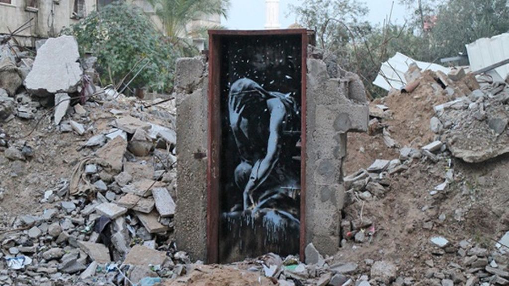 Banksy realiza tres obras en Gaza