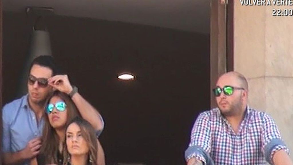 La joven ha compartido balcón con Chabelita, Alberto y el pequeño Francisco