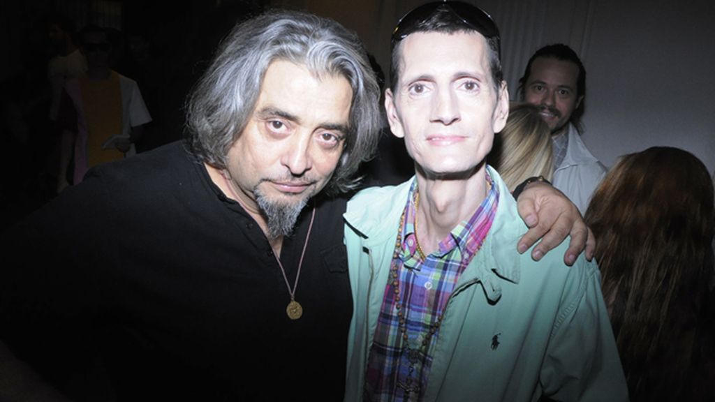 El productor musical Capi posó junto al icono de la movida, Fabio McNamara