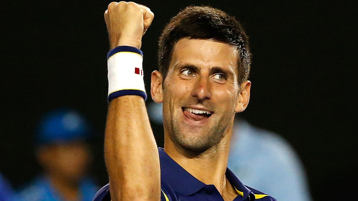 Djokovic se mete en su sexta final en Melbourne tras batir a Federer en cuatro sets