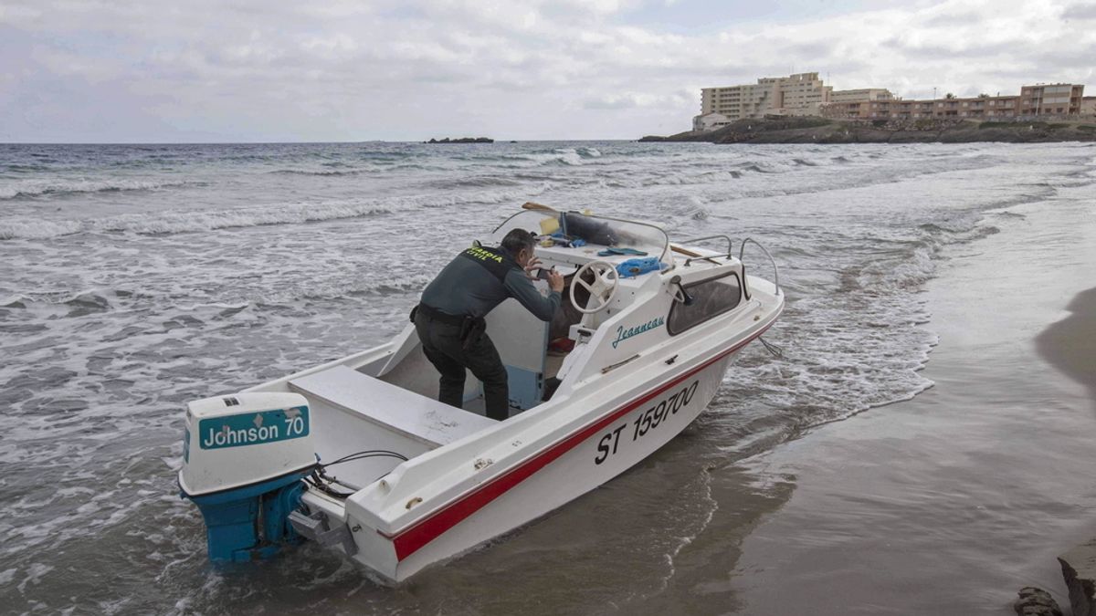 Buscan a los inmigrantes llegados en dos embarcaciones a La Manga del Mar Menor
