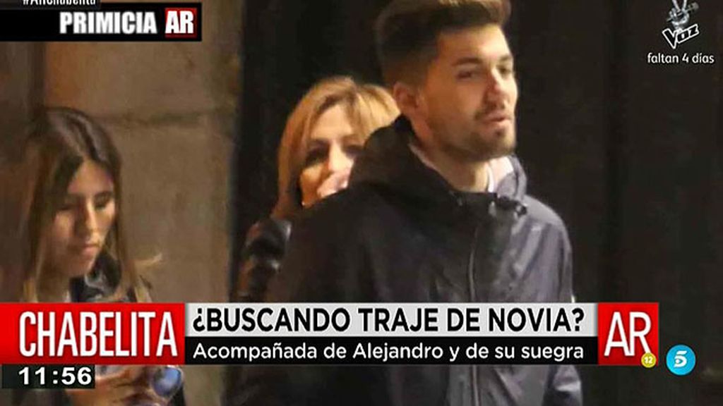 Chabelita, Alejandro y su madre pasaron una tarde de compras por Santander