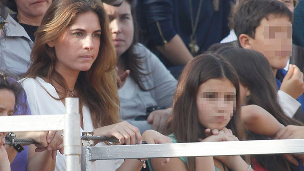 Las 'chicas' de Fran siguieron la corrida con entusiasmo