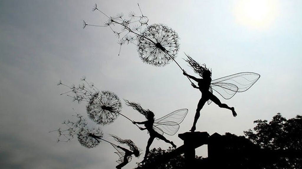 El artista Robin Wight crea estas obras con acero inoxidable