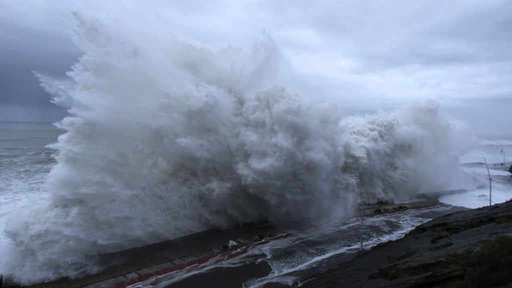 Destrozos por el temporal en Bermeo y San Sebastian