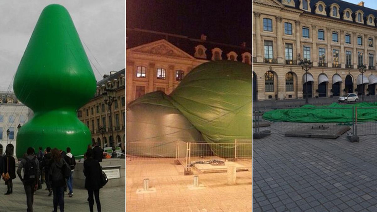 Destruyen un árbol de Navidad en París que parecía un dildo gigante