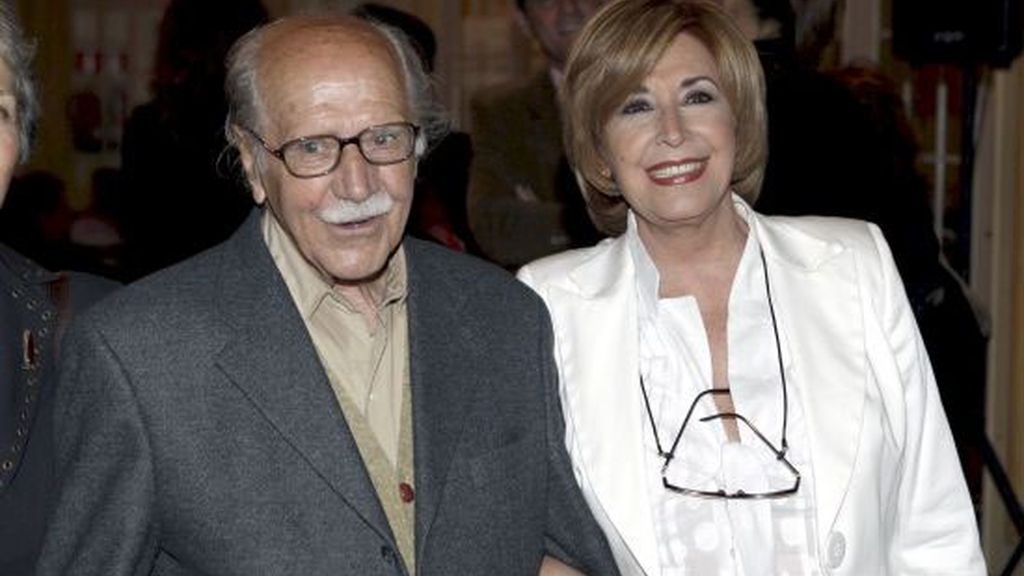 Junto a Concha Velasco