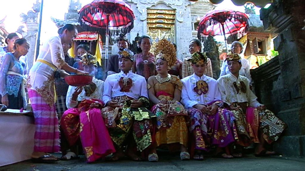 Las mejores fotos de una boda balinesa con 'Callejeros Viajeros'