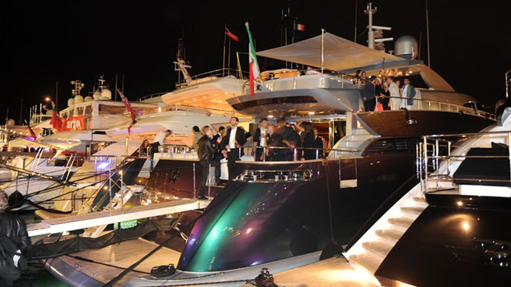 La espalda de Shayk, el tupé de Bieber, la pierna 'pin-up' de Minogue...