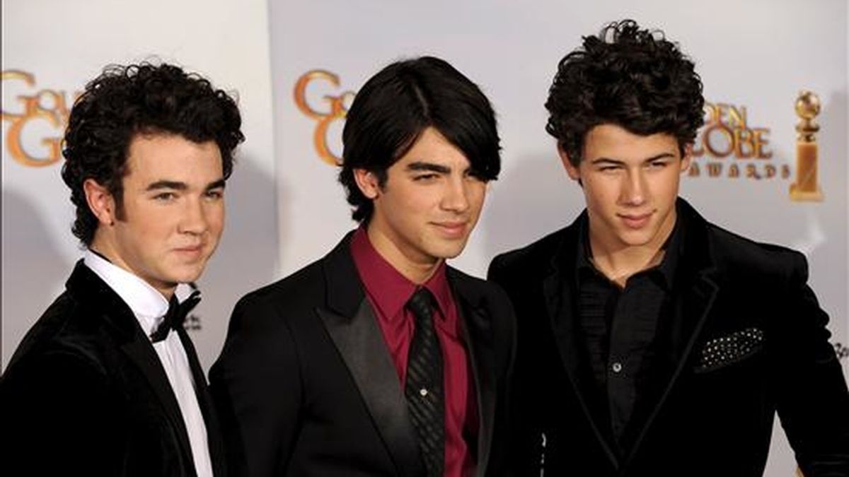 El grupo norteamericano Jonas Brothers logró vender hoy 20.000 entradas en tan solo cuatro horas para el concierto que ofrecerá el 19 de mayo en Lima. EFE/Archivo
