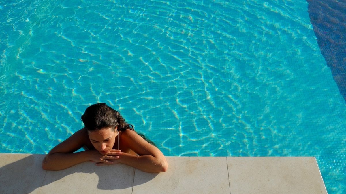 Laura Madrueño, piscina