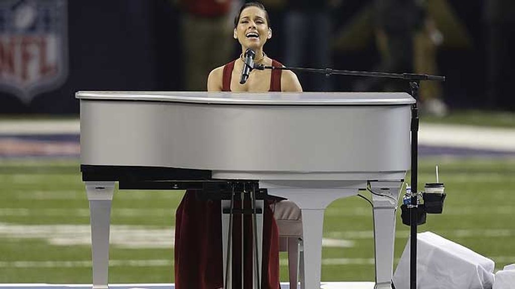 Beyoncé y Alicia Keys funden los plomos de América en la Super Bowl