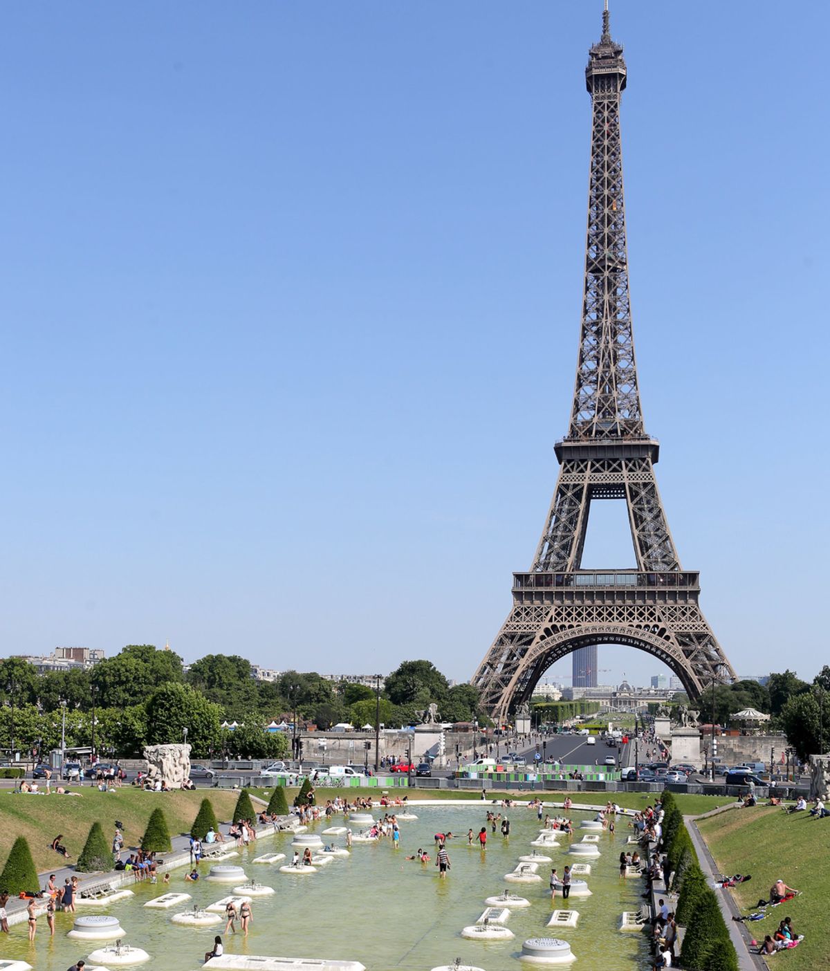 La Torre Eiffel cerrada tras los atentados