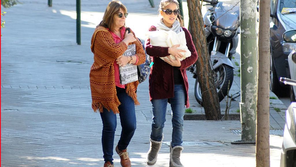La madre de Julia ha venido de Argentina por el nacimento de su nieta