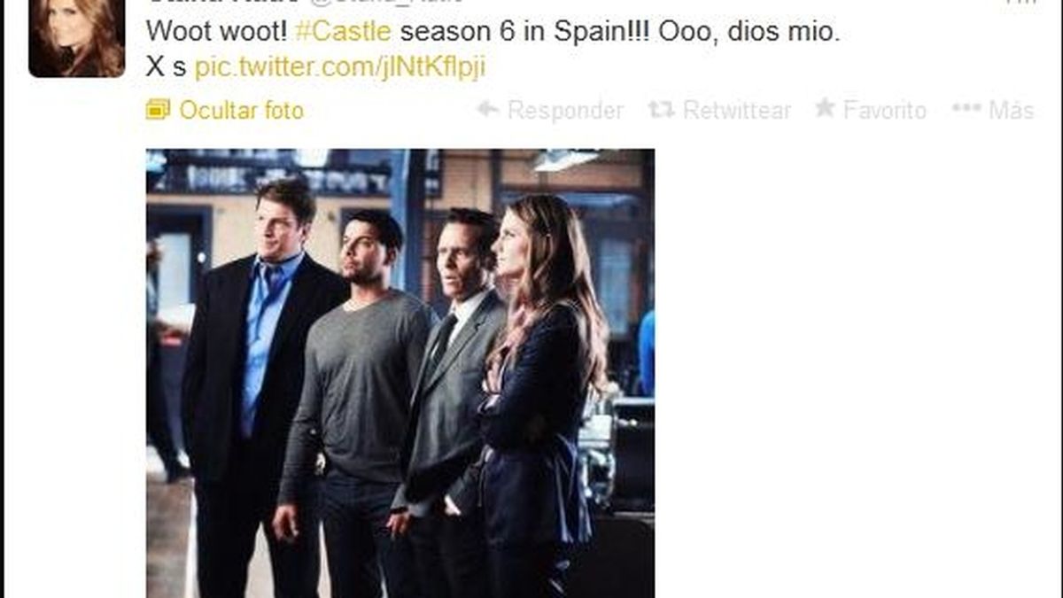La prota de 'Castle' tuitea con un fan el estreno de la sexta temporada en Cuatro