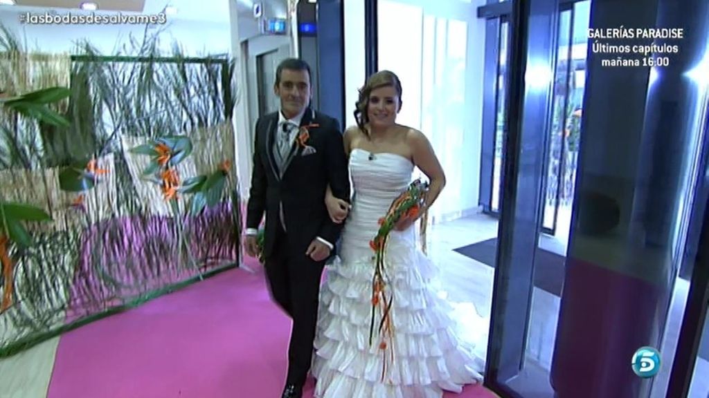 A Antonio se le cae la baba con María