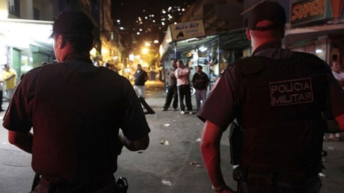 Policías en la favela de La Rocinha