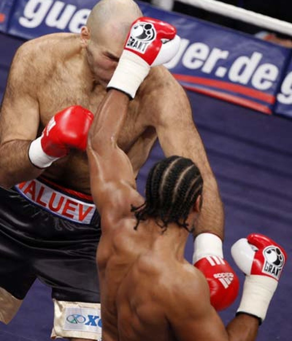 El ruso trató de forzar a una pelea en corto