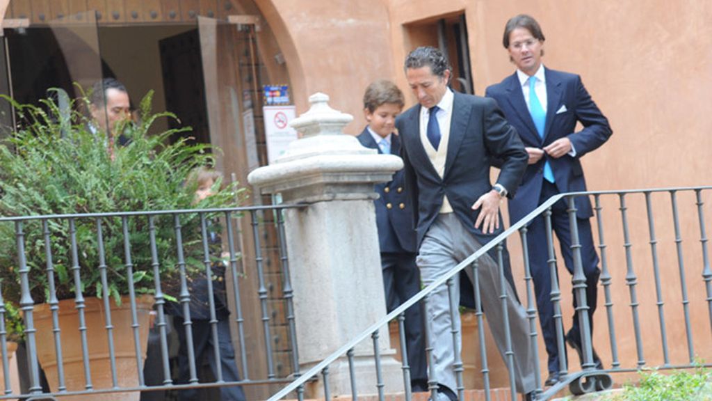 Isabel Sartorius y los Príncipes de Asturias, juntos en la boda de Álvaro Fuster