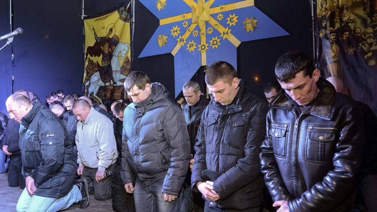 Los polícias ucranianos piden perdón al pueblo
