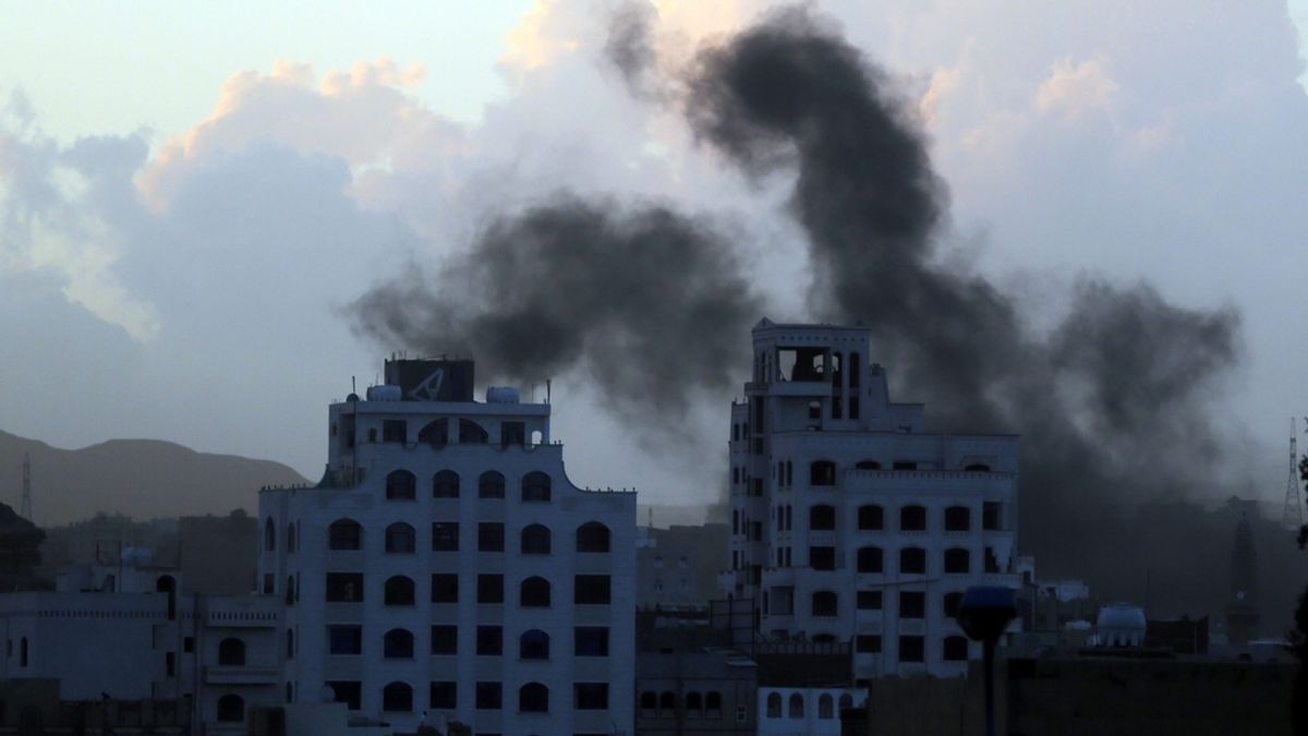 Bombardeo en Saná, Yemen