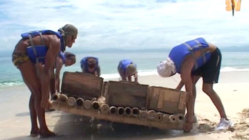 La balsa aguanta el duro viaje