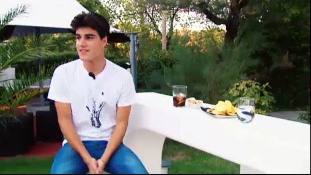 Durante la cita hicieron piececitos y no se separaron en ningún momento