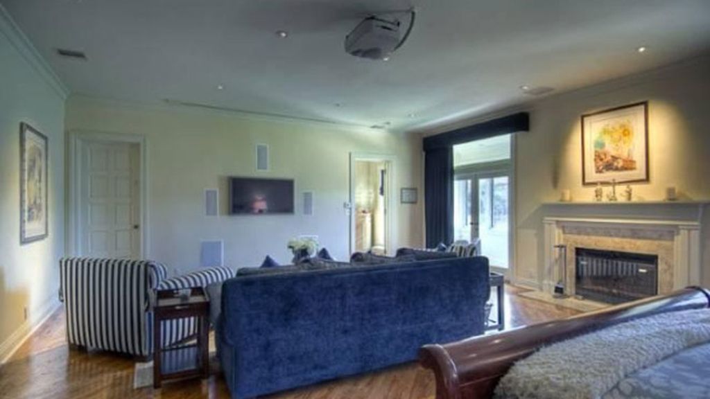 Mark Wahlberg vende su espectacular mansión de Beverly Hills