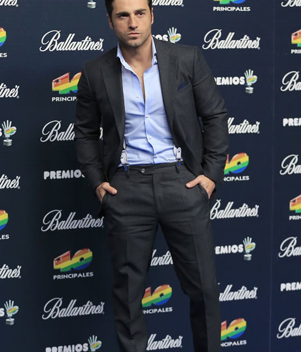 Malú, 'One Direction', Dani Martín... glamour en la alfombra azul de la gala 40 Principales