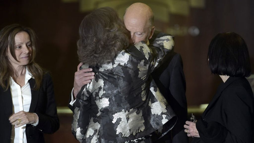 La reina Sofía brindó un cálido abrazo a Simeón de Bulgaría