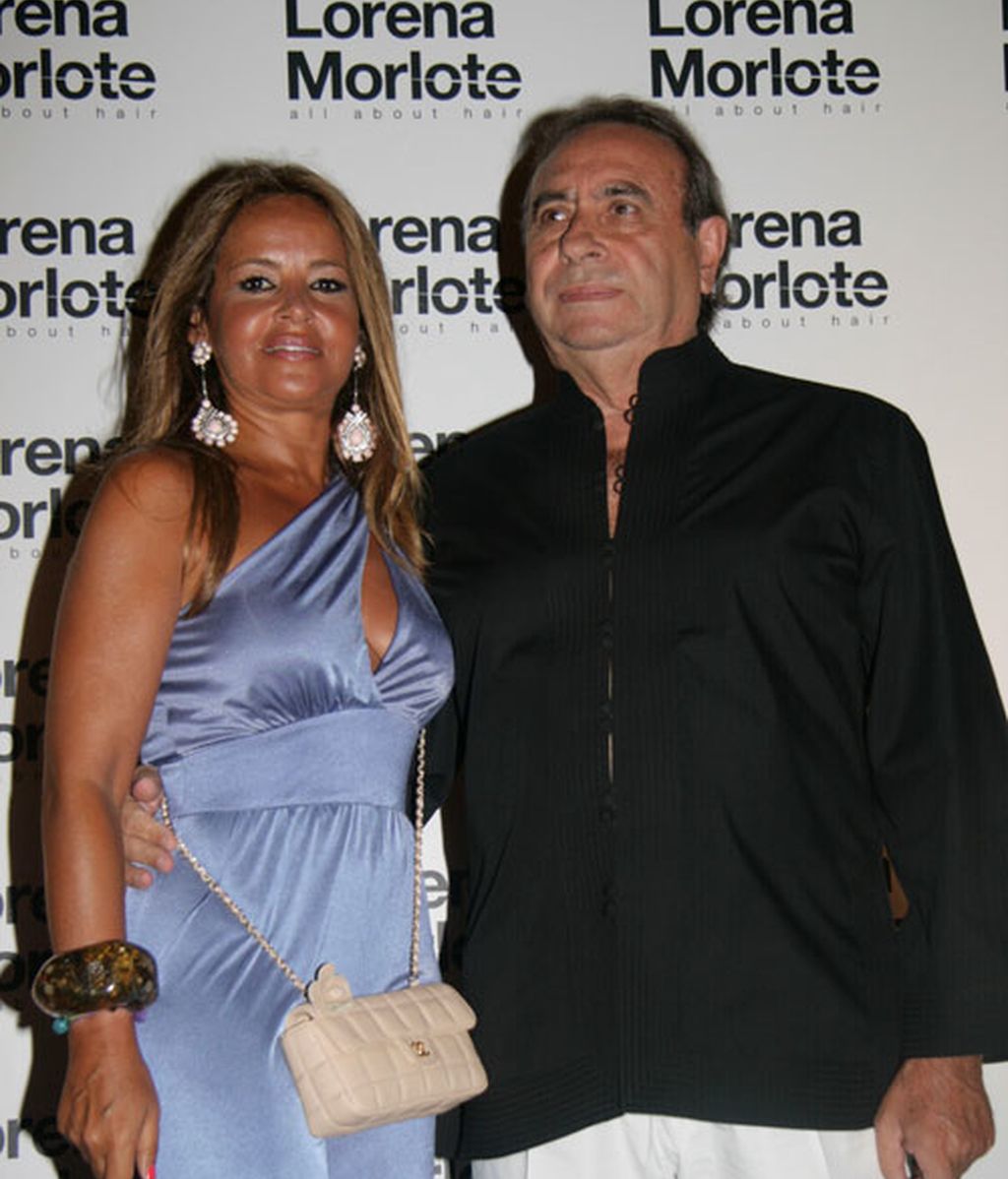 Los famosos con Lorena Morlote
