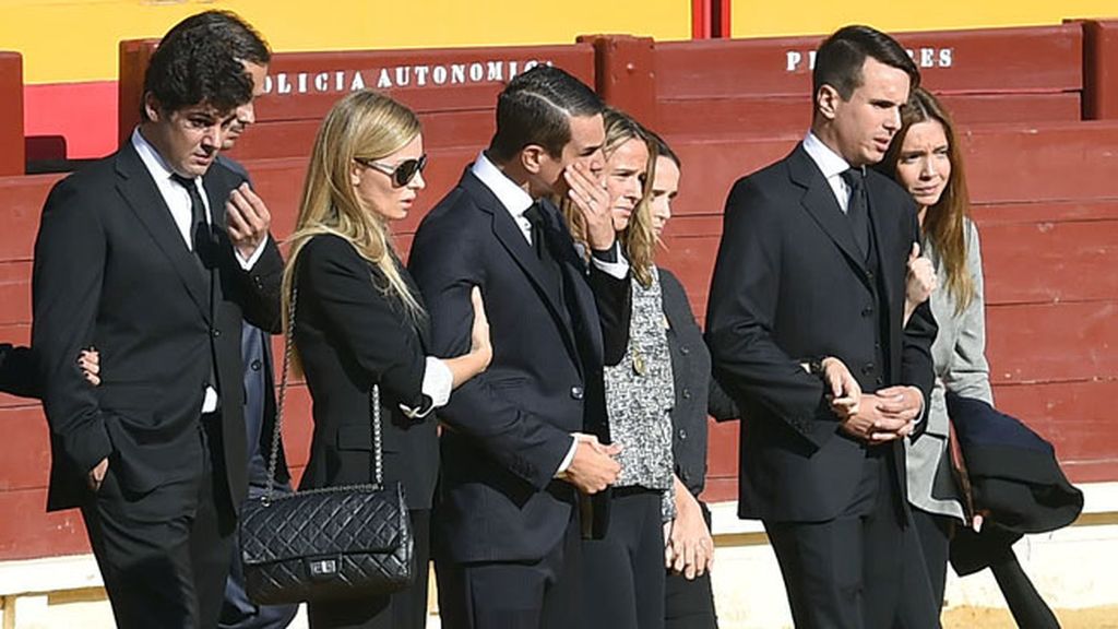 La familia Manzanares muy unida ante la pérdida de su padre