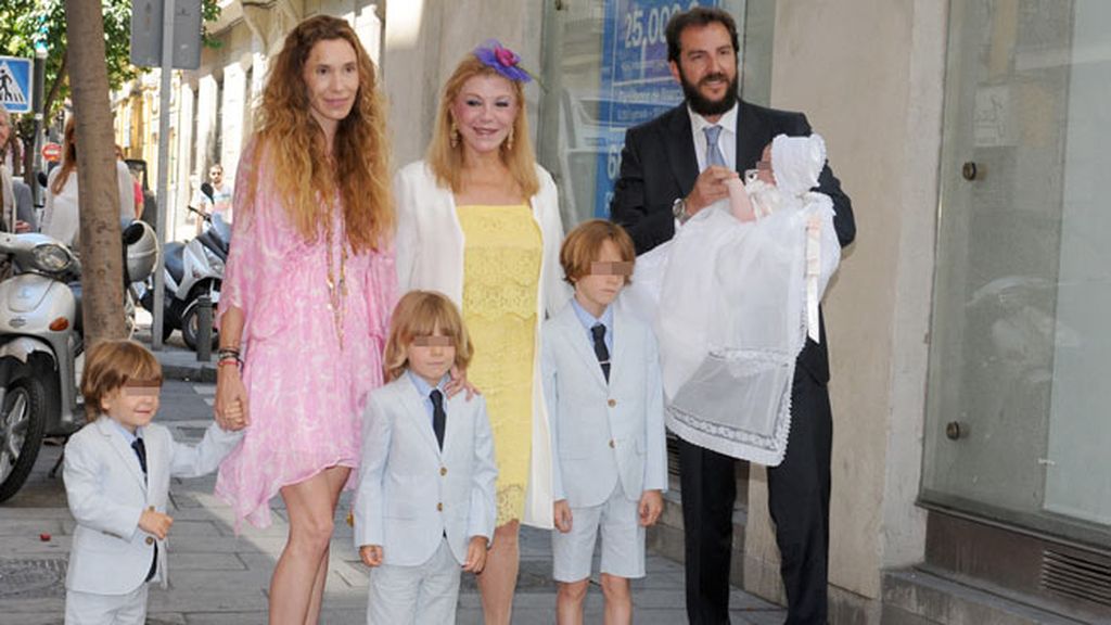 Fin de semana de BBCs: el bautizo de la pequeña Kala Thyseen, en imágenes