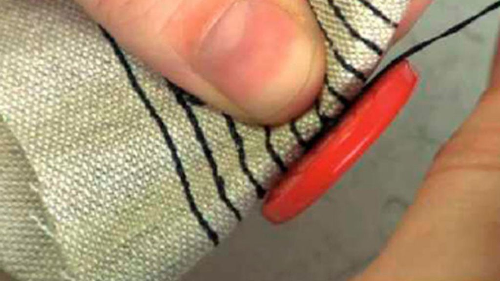 Tricotosas 24: Coser un botón