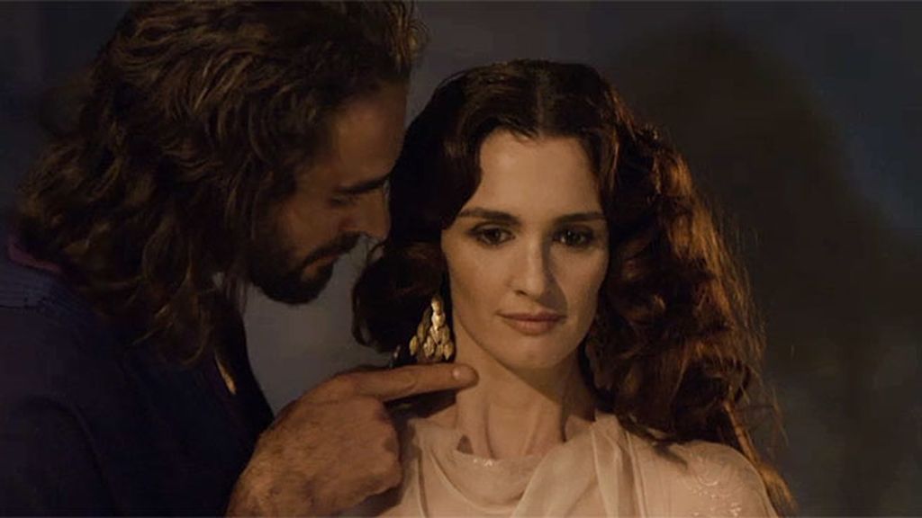 Magdalena llega a palacio tras la lapidación de su madre