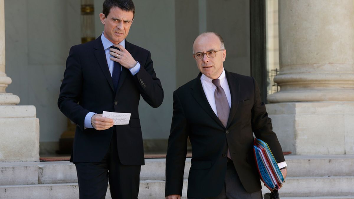 El ministro del interior Francés, Bernard Cazeneuve, y el primer ministro Manuel Valls