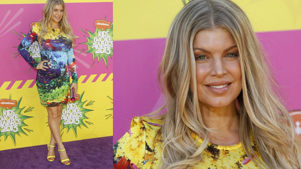 Fergie luce embarazo en los 'Kids Choice Awards'
