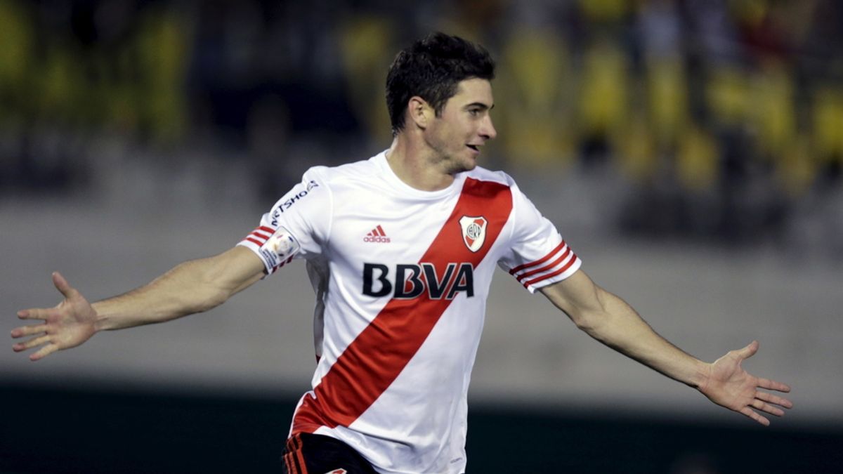 Lucas Alario Lucas Alario