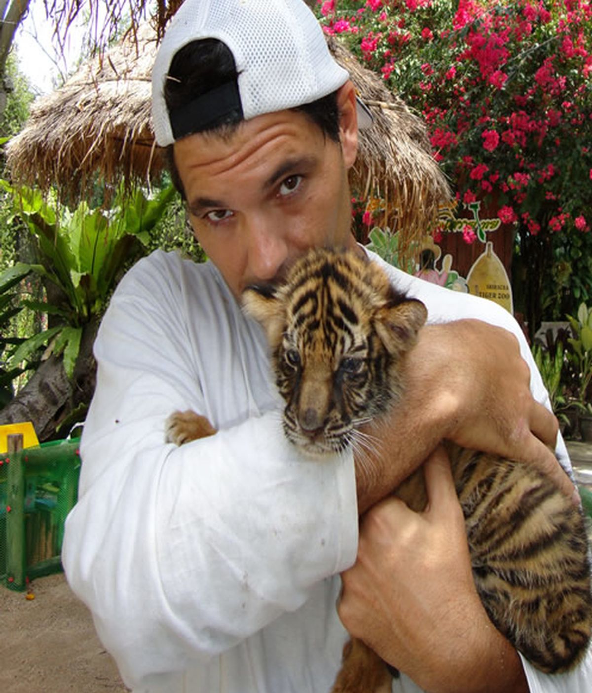 Frank con un tigre cachorro