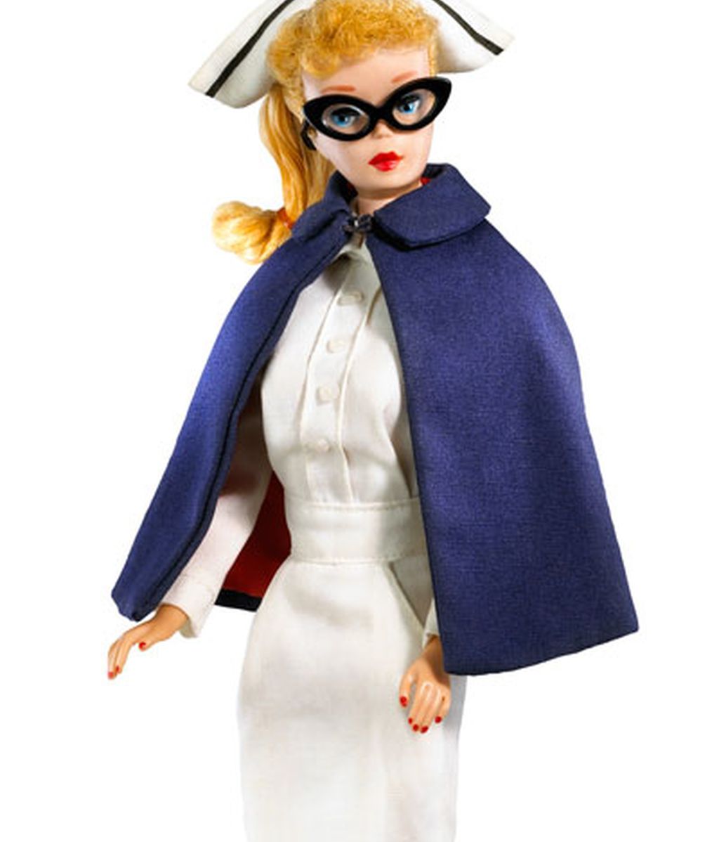 Barbie se saca las carreras de periodismo e informática