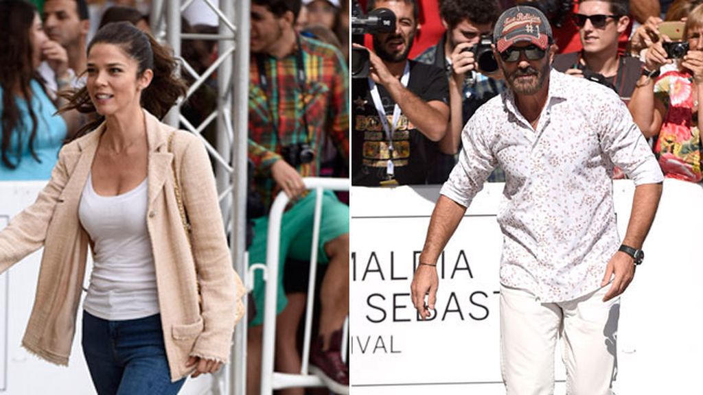 Momento vip fuera del 'photocall': Juana Acosta y Antonio Banderas, de calle y cara lavada