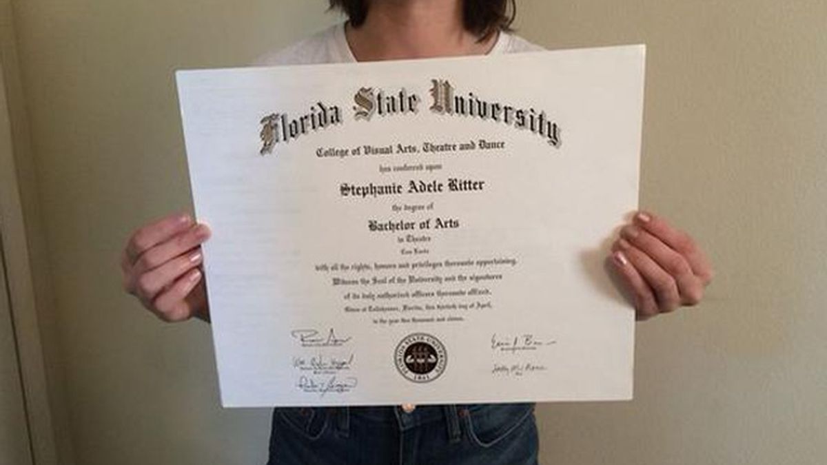 Una mujer vende su diploma de la universidad en eBay por falta de trabajo