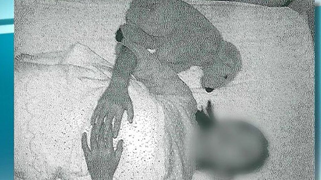 La menor aparece en una posición similar a la que tenía su cuerpo en la pista forestal