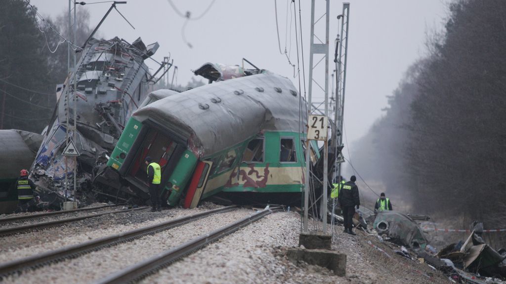 Imágenes del choque de trenes en Polonia