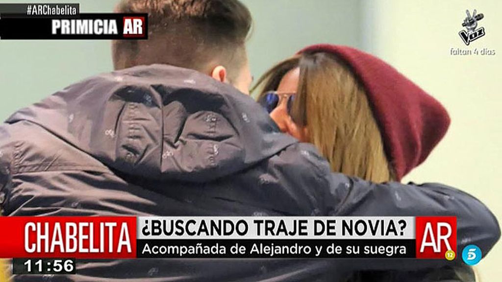 Chabelita, Alejandro y su madre pasaron una tarde de compras por Santander