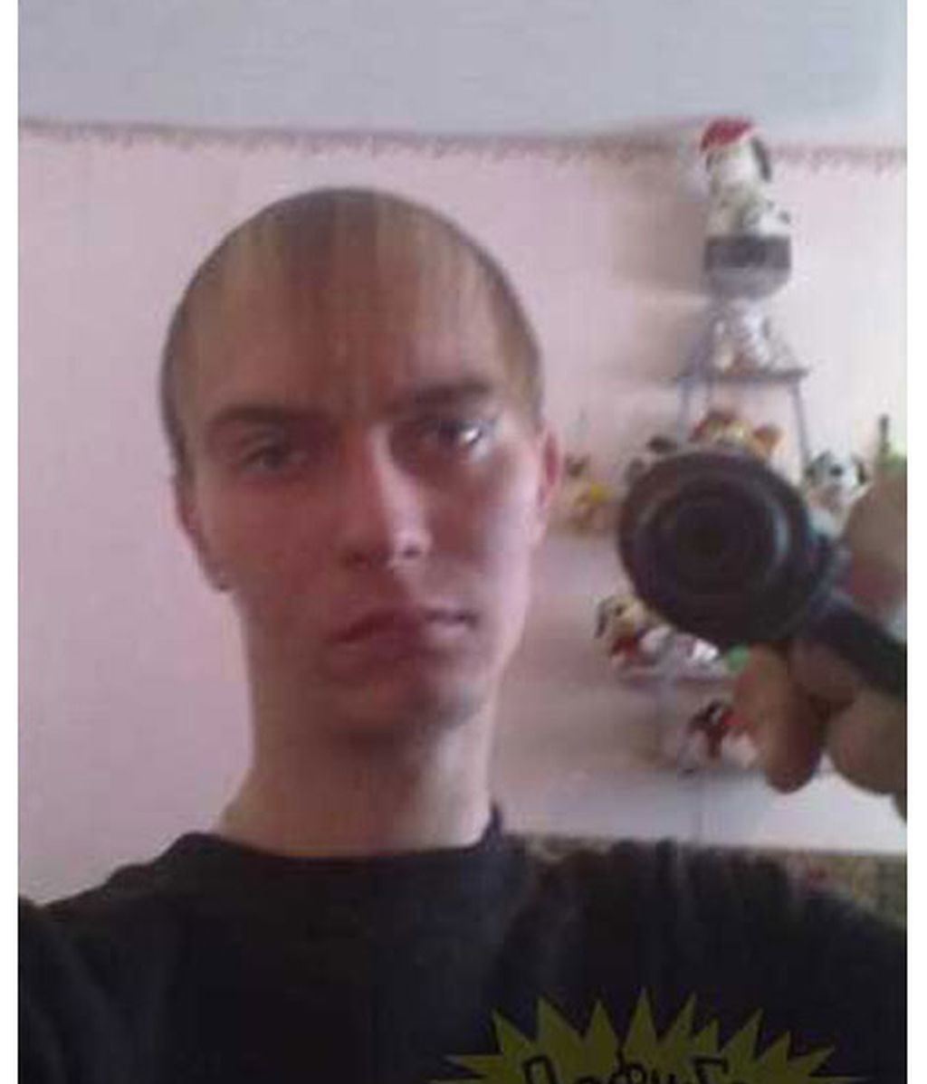 Corazones solitarios en poses imposibles