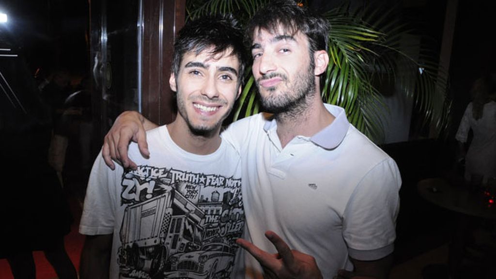 El actor Israel Rodriguez y su hermano Carlos Rodríguez