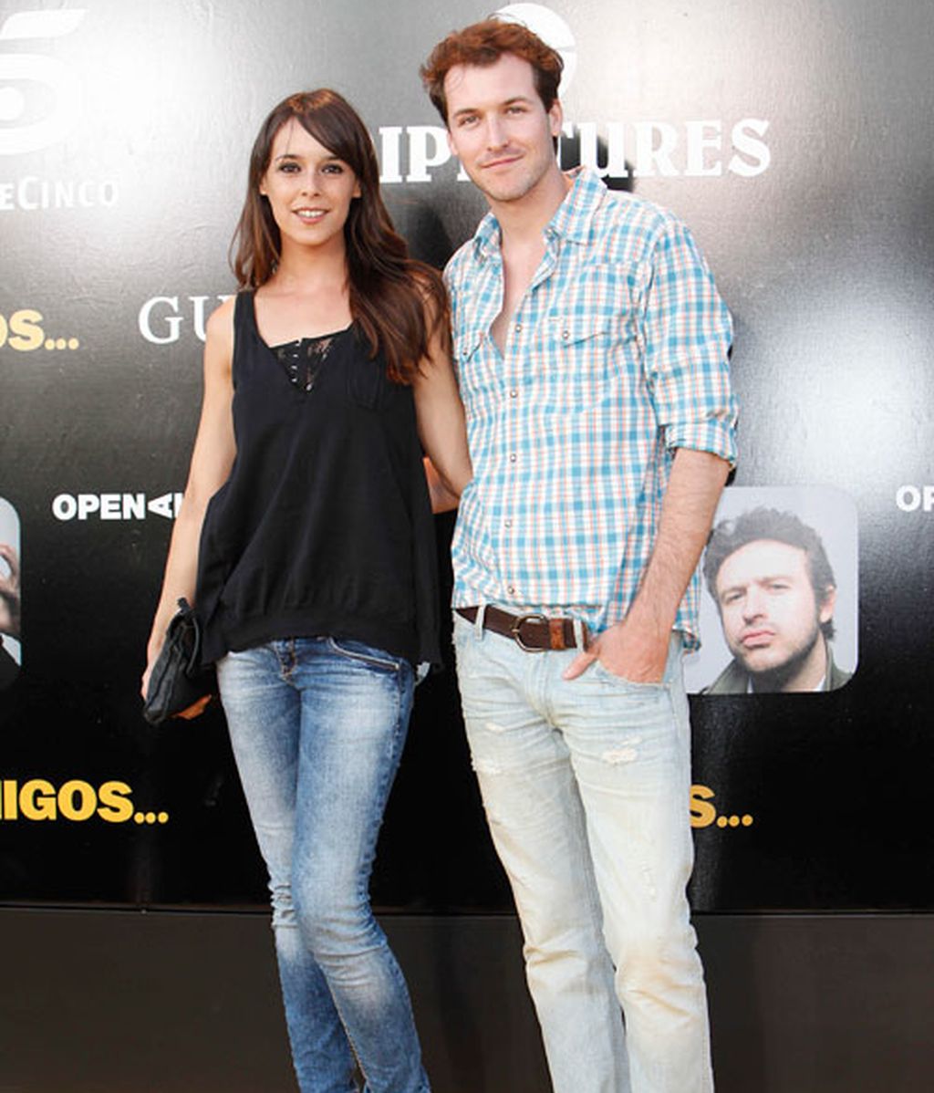 Los protas de 'Amigos', rodeados de colegas y familiares en la premiere de la película