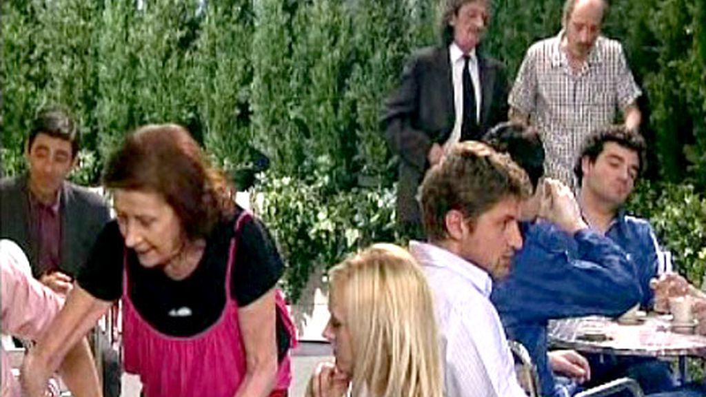 Una apuesta, quinientas cucarachas y una asistenta