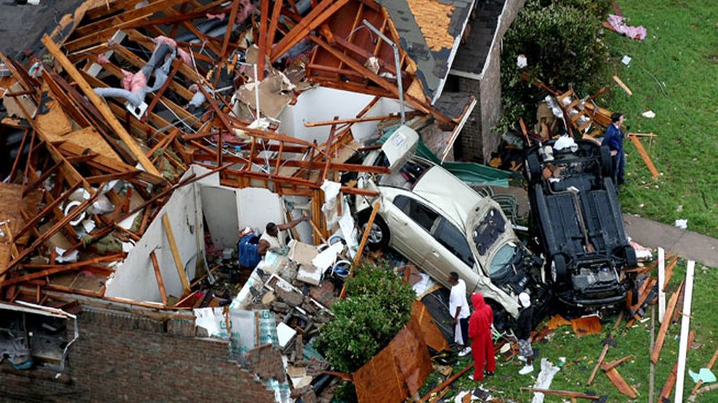 Alerta en EEUU por los devastadores tornados